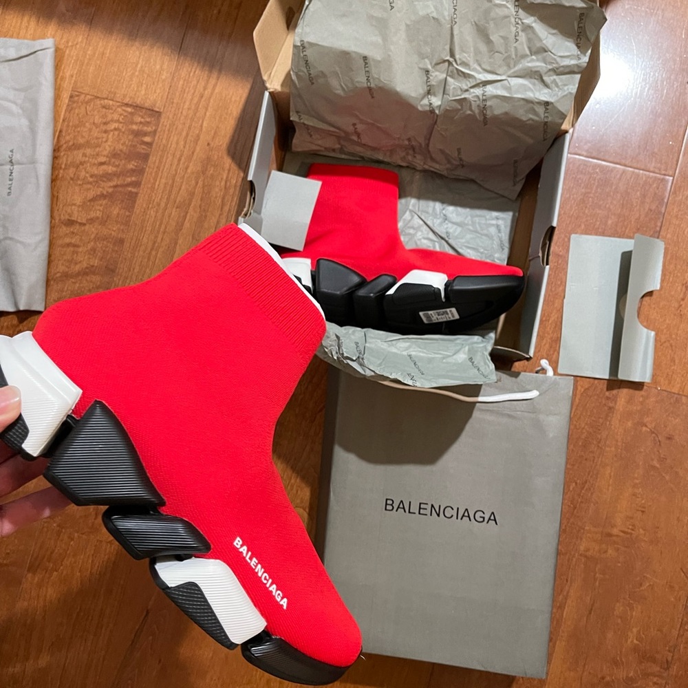 Size 12 for man new never used sell because wrong size !